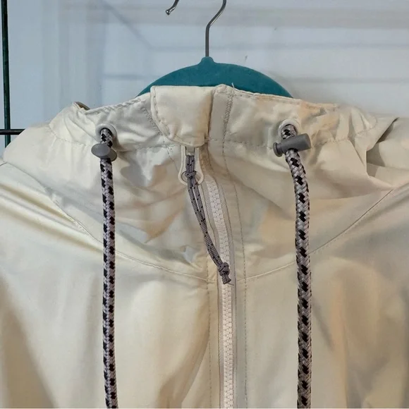Columbia Plus Size Cream Colored Lillian Ridge Rain Jacket for Spring - Picture 6 of 13